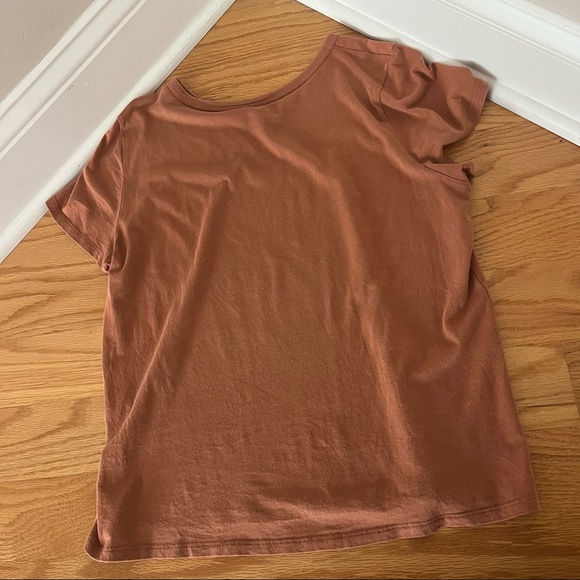 American Eagle Burnt Orange Tee Size Medium - Picture 1 of 3